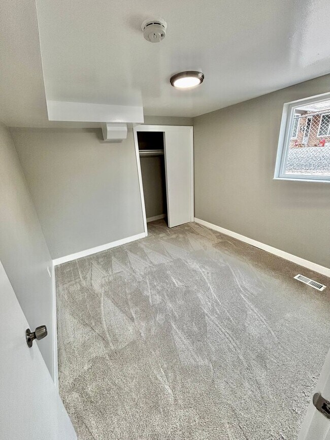 Building Photo - Now Leasing! Beautiful Apartment Steps fro...