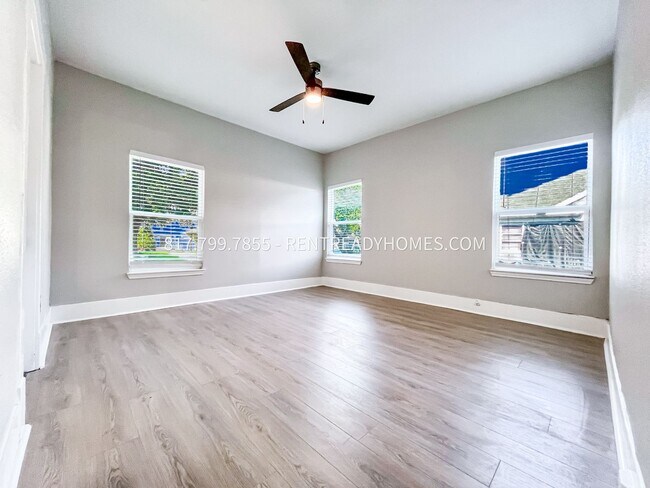 Building Photo - 4431 Clay St