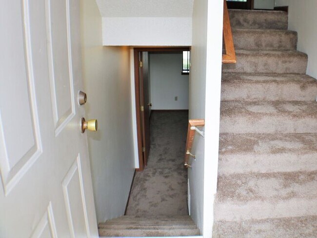 Building Photo - $1,375 | 3 Bedroom, 2.5 Bathroom Town Home...