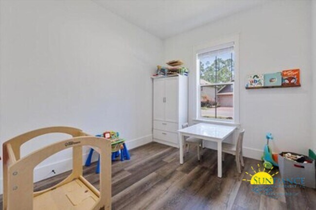Building Photo - Stunning 5 bedroom home in Santa Rosa Beach!