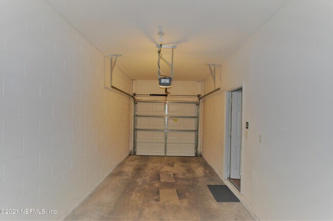Building Photo - 12301 Kernan Forest Blvd