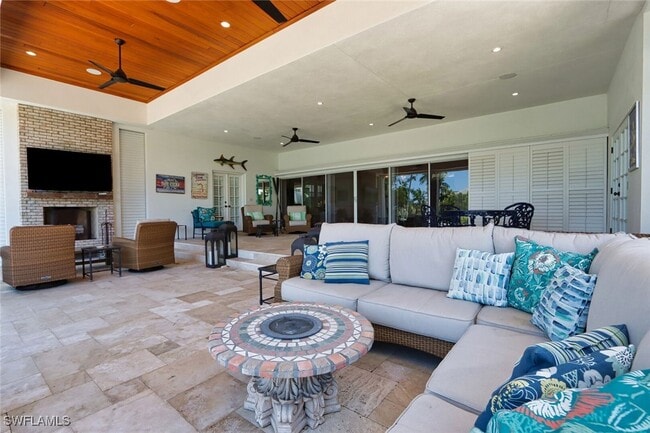 Building Photo - 2201 Beacon Ln