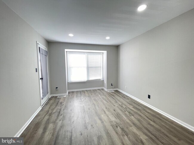 Building Photo - 6013 Rabbit Hill Ct