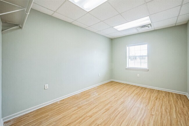 Building Photo - 2119 Jensen Dr