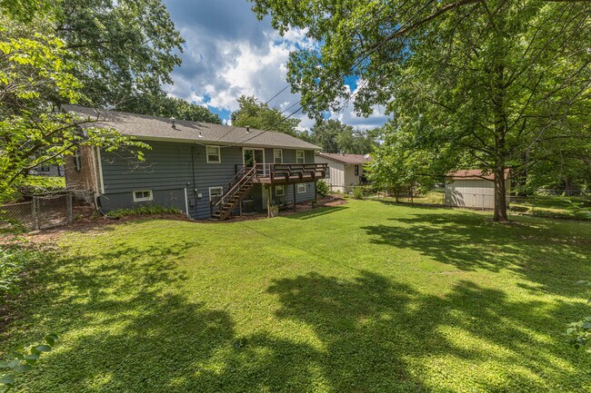 Building Photo - 3312 Lynnwood Dr