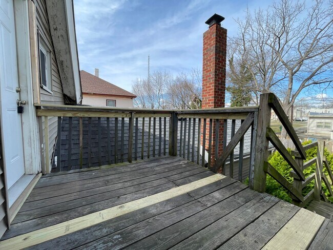 Building Photo - 718-720 E Grape St.