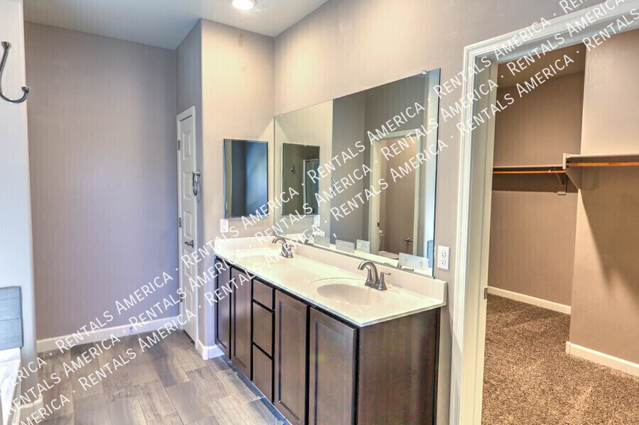 Building Photo - 17741 S Silent Meadows Path