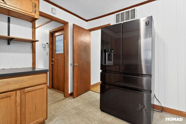 Building Photo - Peaceful 3BR Rancher Retreat on Wooded Lot