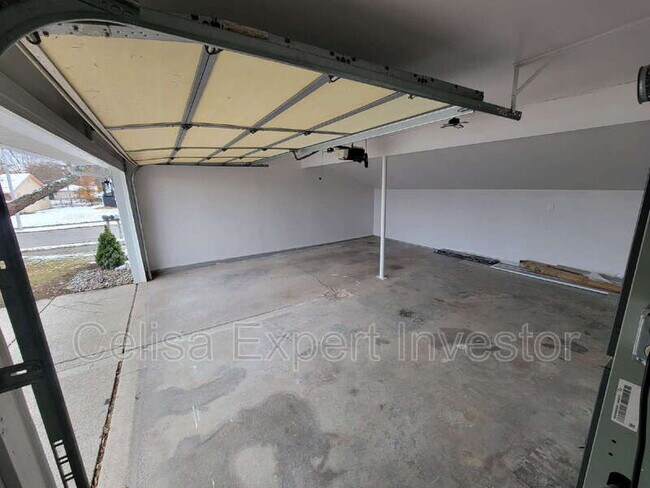 Building Photo - 5008 Firwood Dr