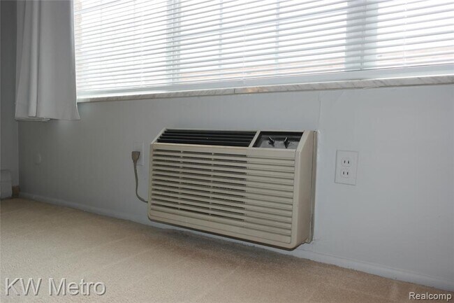 Building Photo - 630 Ann St