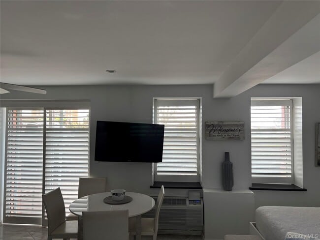 Building Photo - 2 Richmond Rd