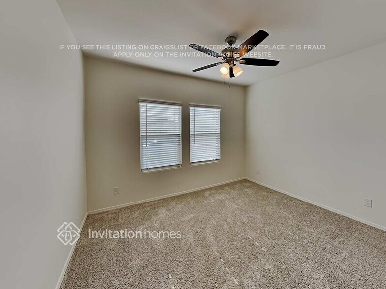 Building Photo - 18099 N Lakeside Ct