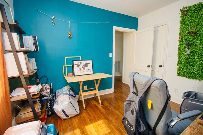 Building Photo - Adorable 3BR Rosewood Rental with Dreamy Porch & Fenced Yard!