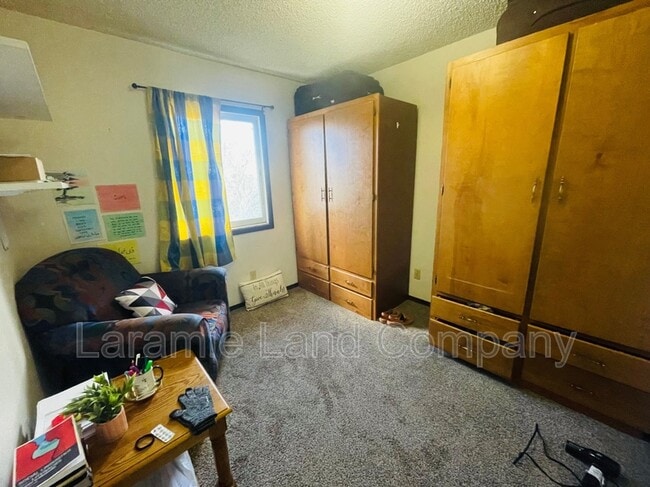 Building Photo - 1260 N 6th St