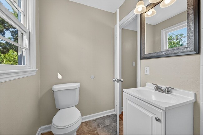 Building Photo - MOVE IN SPECIAL: HALF OFF first full month of rent!!!