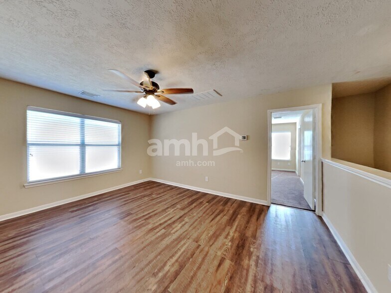 Building Photo - 18107 Shallow Leaf Ln