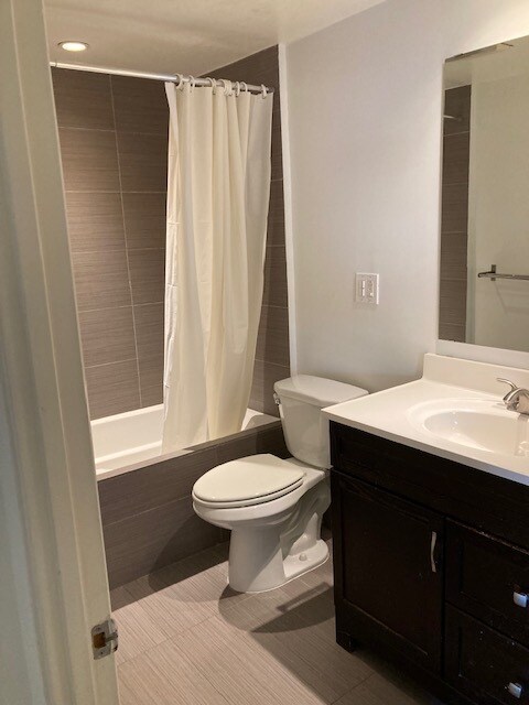 Building Photo - 3949 Los Feliz Blvd