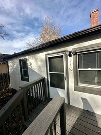 Building Photo - 1 Bed, 1 Bath with Garage and off Street Parking