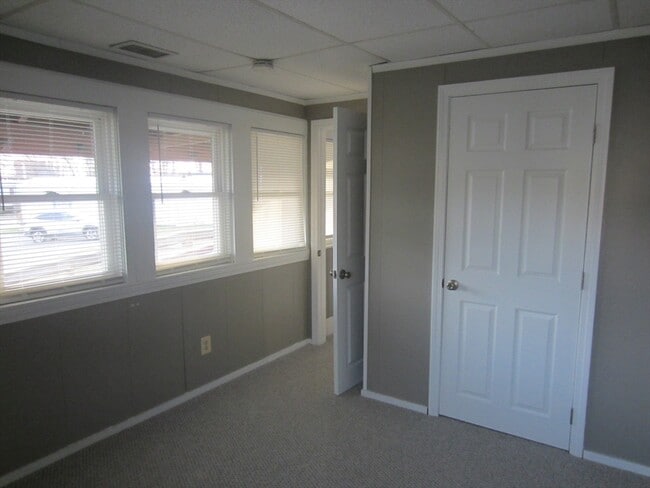 Building Photo - 64 Kins Ct