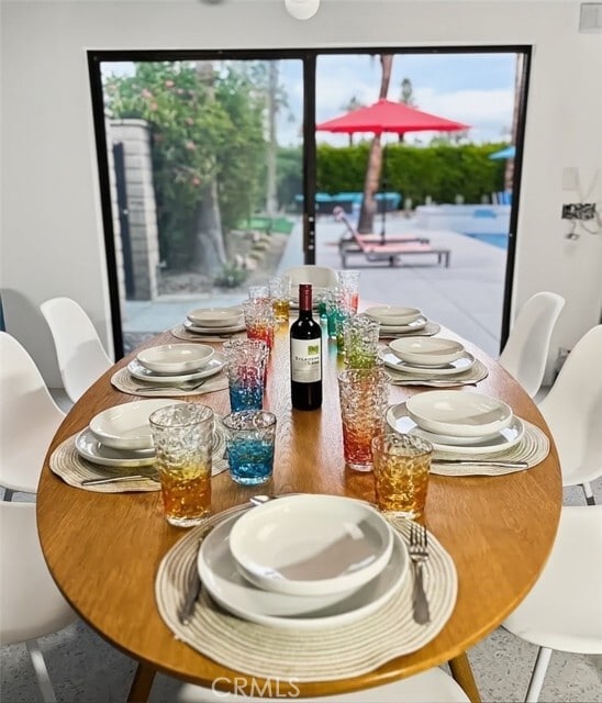 Building Photo - 1523 E San Lorenzo Rd