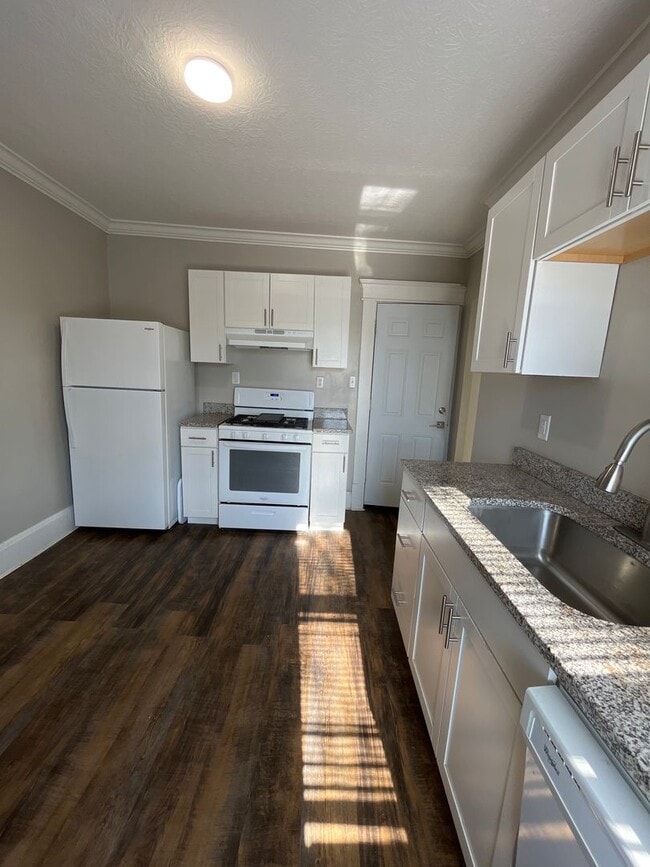 Building Photo - 1623 Franklin Park S