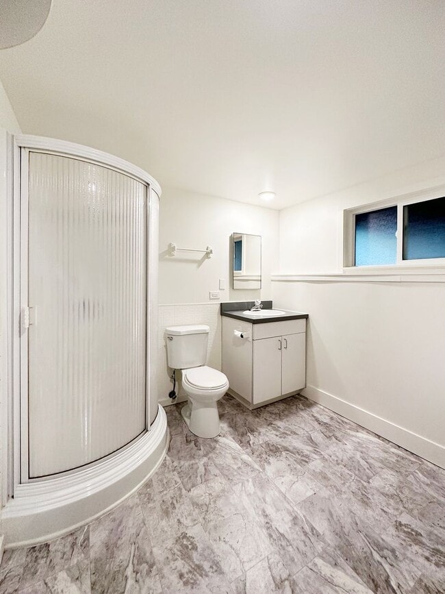 Building Photo - 4bd/2.5ba Seattle Home