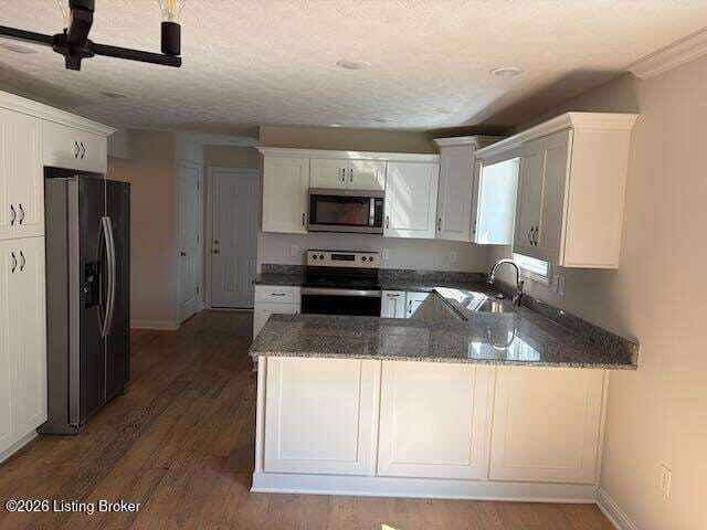 Building Photo - 401 Butterfield Dr