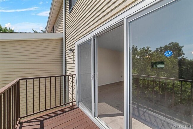 Building Photo - 6 Cumberland Ct