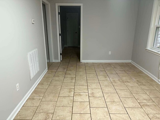 Building Photo - 813 Scott St