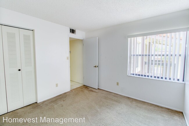 Building Photo - 2 br, 2 bath House - 3293 Westridge Blvd #23
