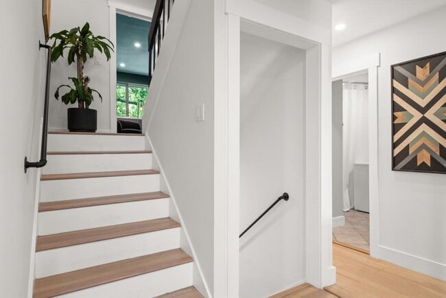 Building Photo - 3 Gilbert Trail NE