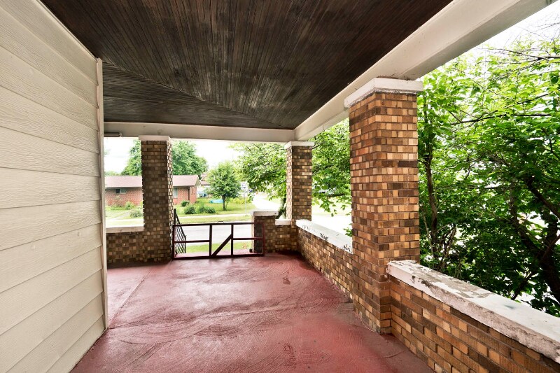 Building Photo - 269 N Vine St