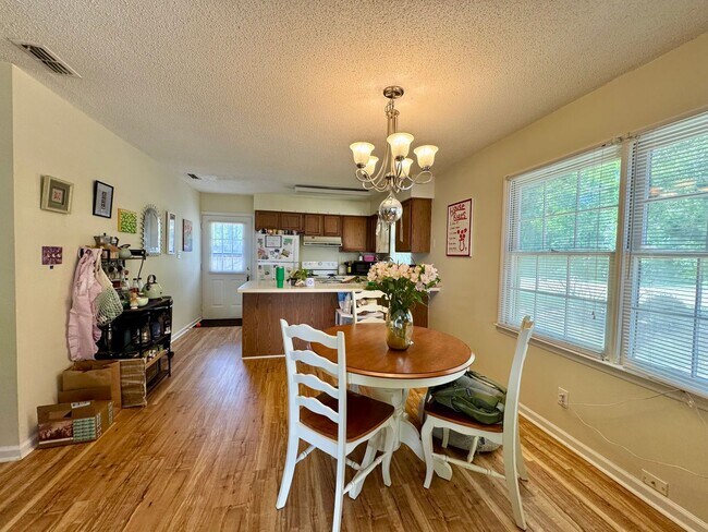 Building Photo - 119 Fidelity St