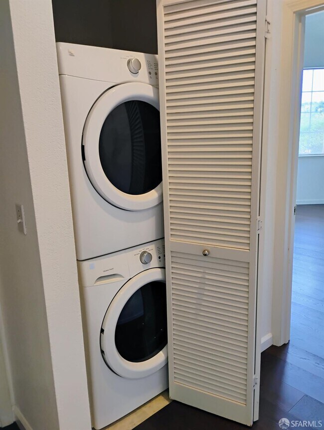 Building Photo - 2902 Hastings Shore Ln