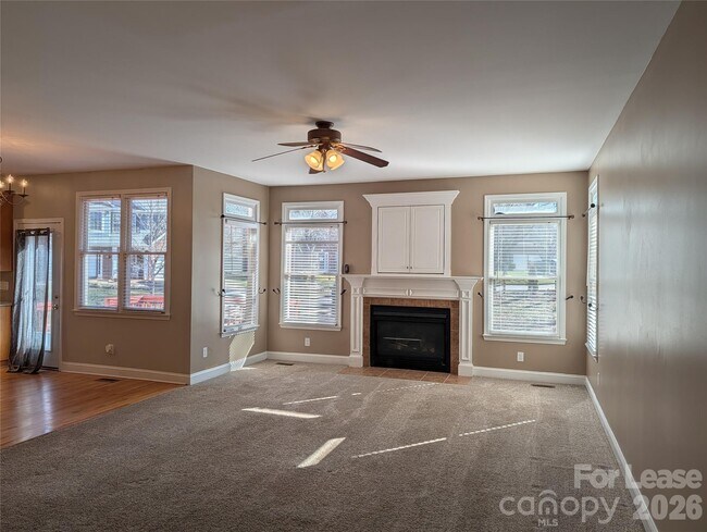 Building Photo - 217 Montibello Dr