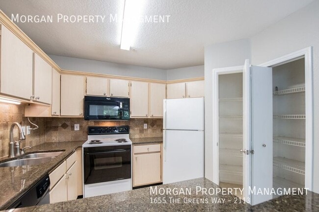 Building Photo - 1655 The Greens Way