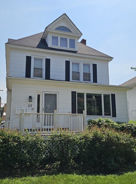 Exterior - 117 N West St