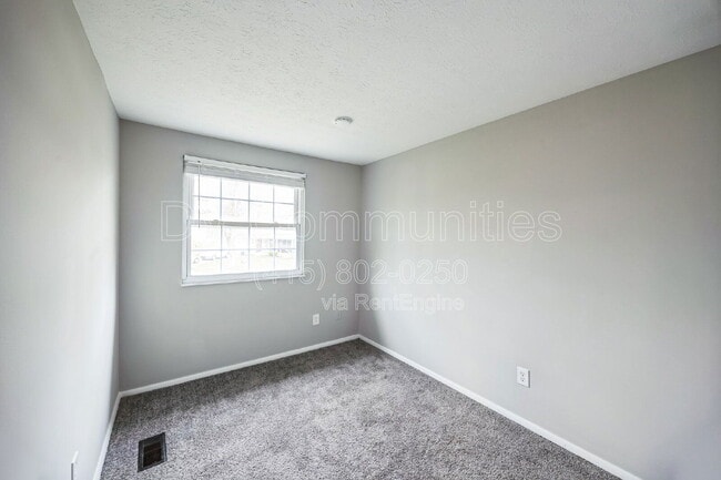 Building Photo - 12174 Glencrest Ct