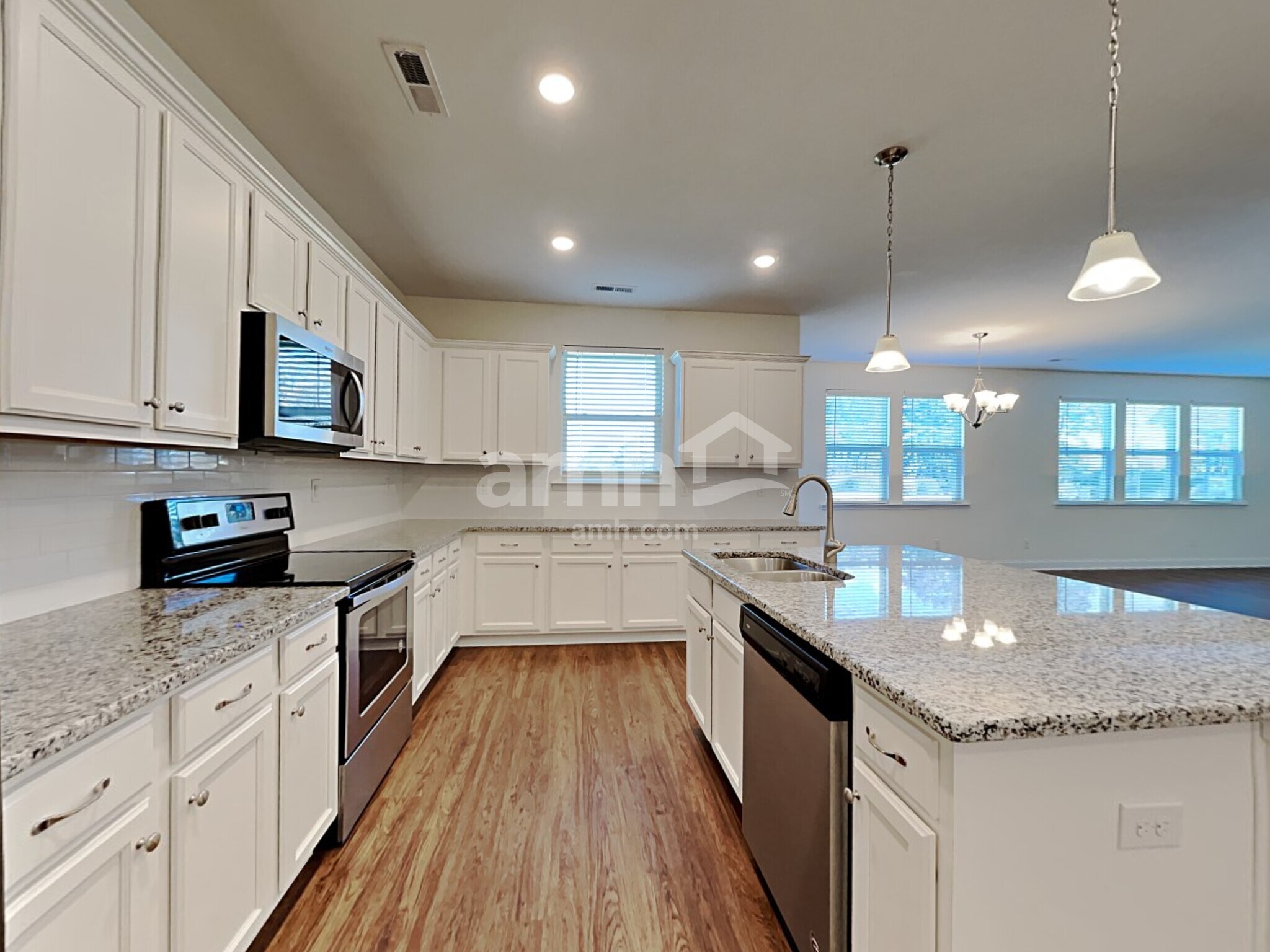 Building Photo - 111 Samara Ln