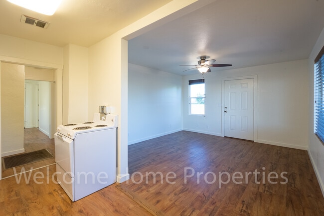 Building Photo - 808 W Alder St