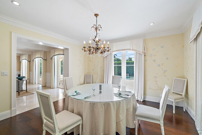 Building Photo - 210 Emerald Ln