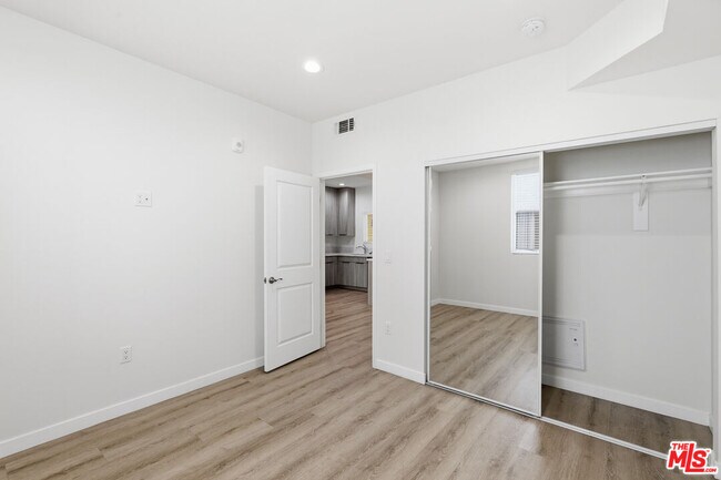 Building Photo - 8827 Van Nuys Blvd
