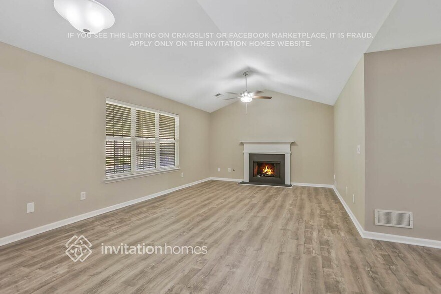 Building Photo - 2613 Lake Park Bend