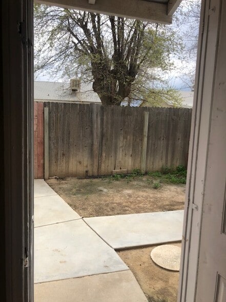 Building Photo - 520 Woodrow Ave