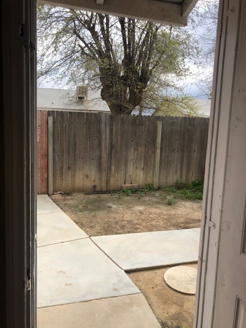 Building Photo - 520 Woodrow Ave