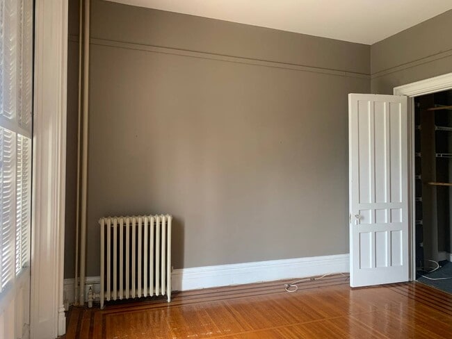 Building Photo - 21 Elk St