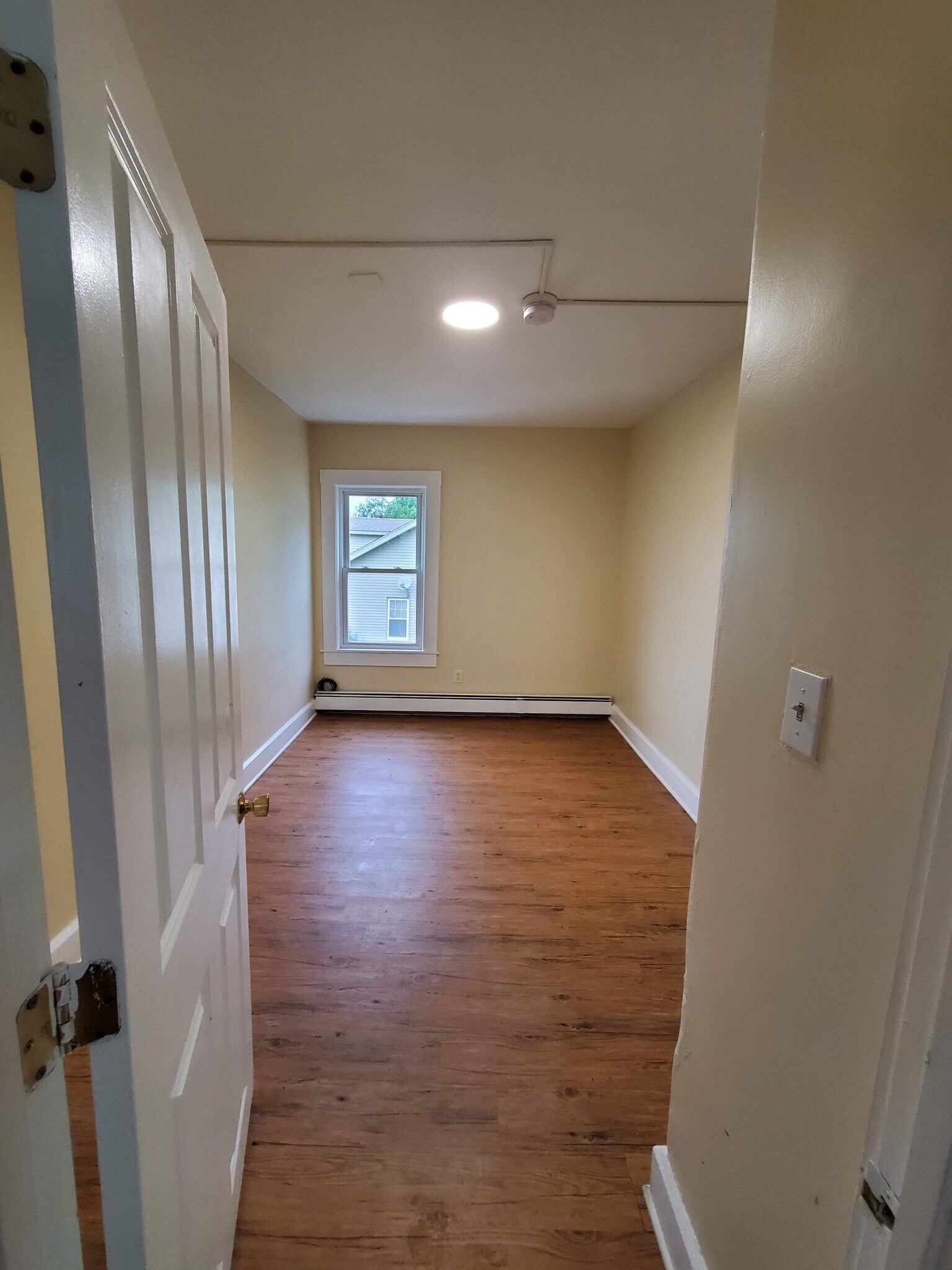Building Photo - 45 Dumais St