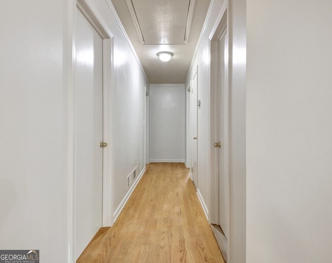 Building Photo - 500 Circle Dr