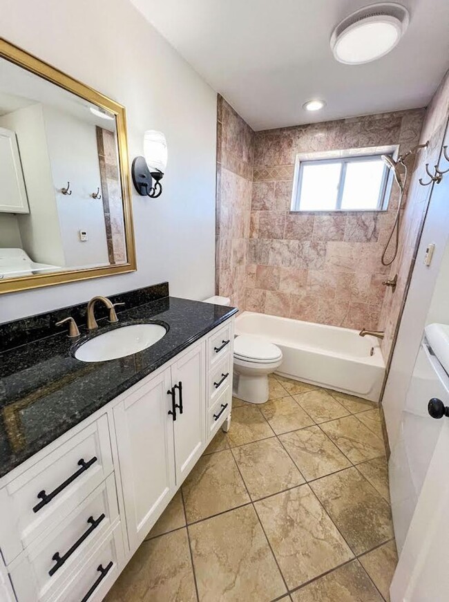 Building Photo - Recently Renovated 3-Bedroom, 2 Bath Bridg...