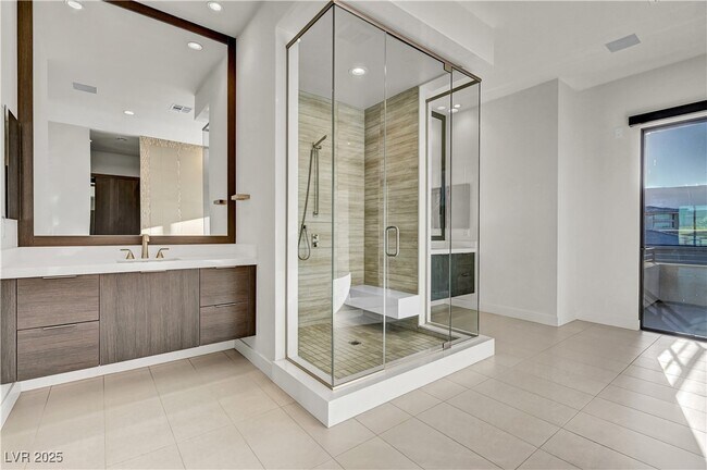 Building Photo - 68 Grey Feather Dr